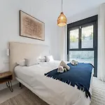 Coastal Retreat With Shared Pool, Апартаменты