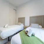 Апартаменты Coastal Retreat With Shared Pool,