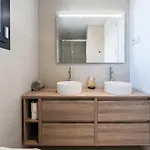 Coastal Retreat With Shared Pool, Апартаменты *