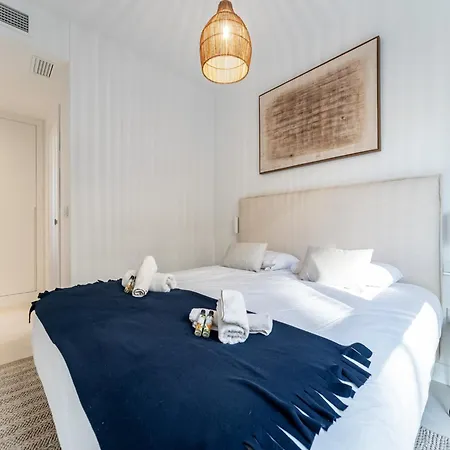 Апартаменты Coastal Retreat With Shared Pool,